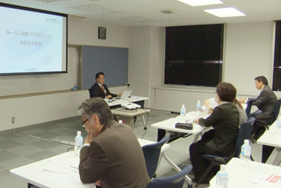 写真1：新製品発表会　4/19（火）大阪会場