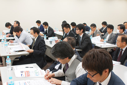 写真2：新製品発表会　4/20（水）東京会場